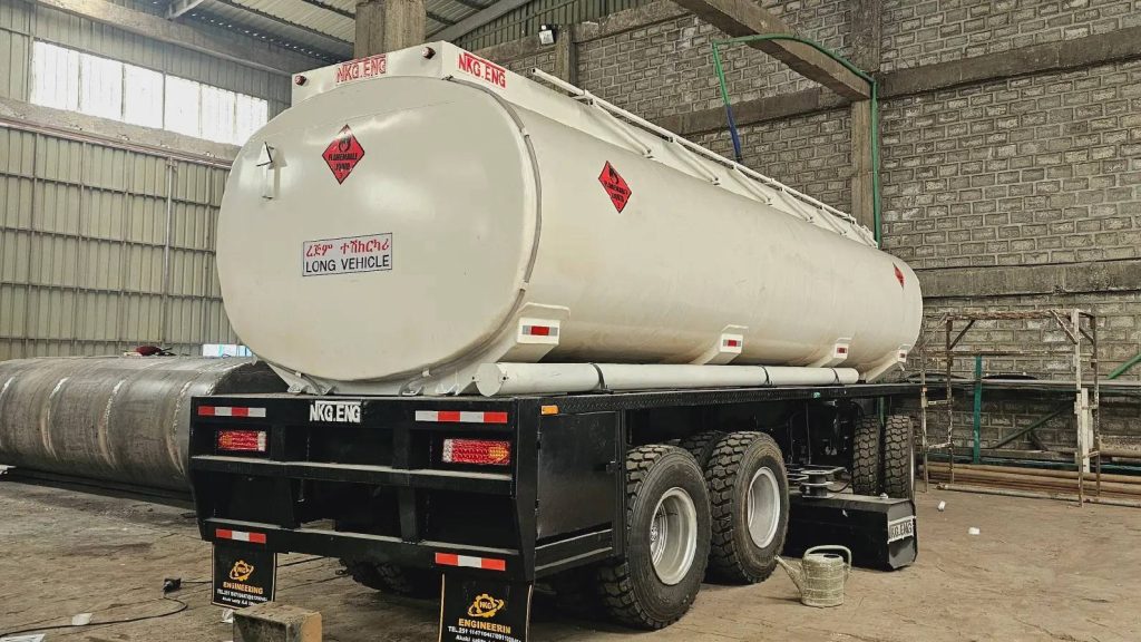 30,000 Liter Fuel Tanker